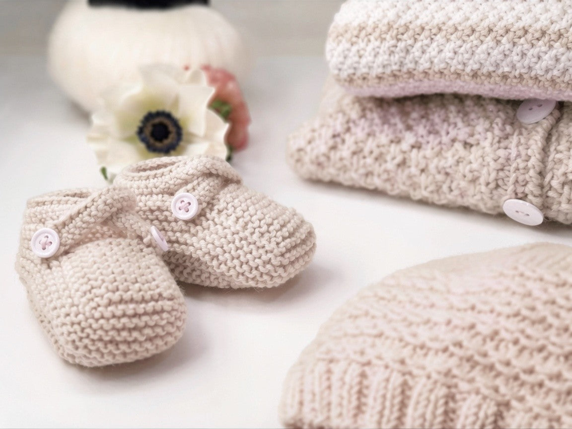 Annyblatt Lila cappello e scarpine bebè kit maglia merino