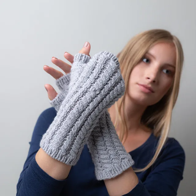 Pascuali Twined Mitts schema muffole trecce