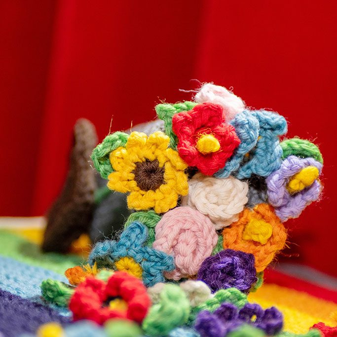 Gomitolorosa 4ARTS Mettete dei fiori nei vostri cannoni opera 2022