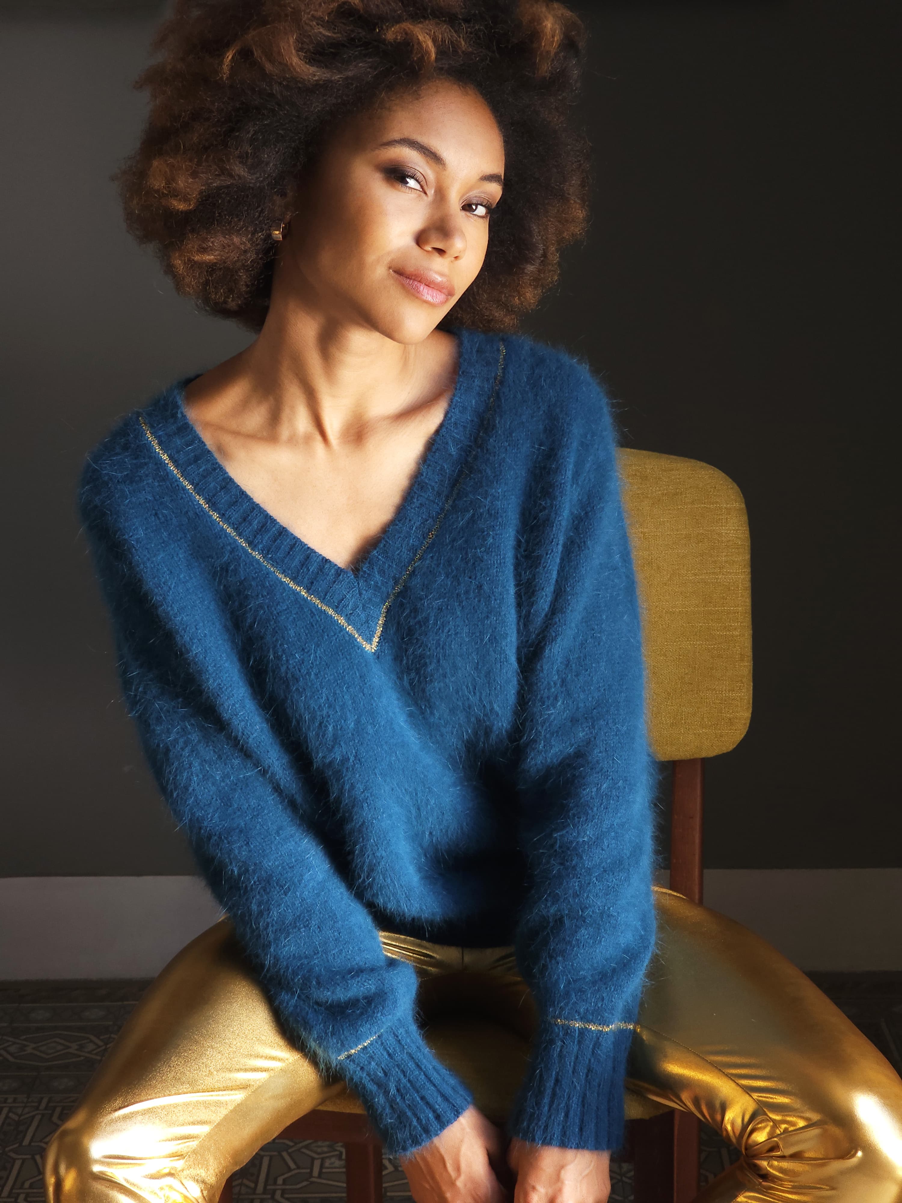 Anny Blatt Avy maglione scollo V kit maglia angora