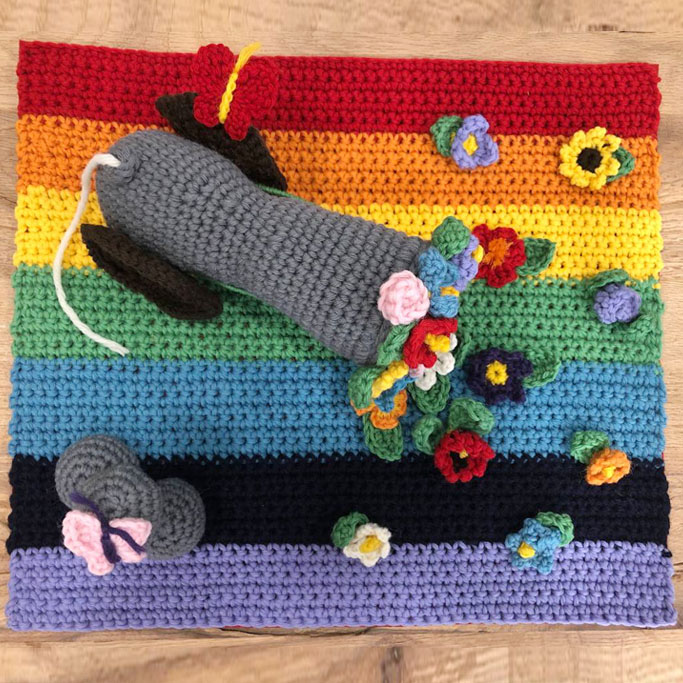 Gomitolorosa 4ARTS Mettete dei fiori nei vostri cannoni opera 2022