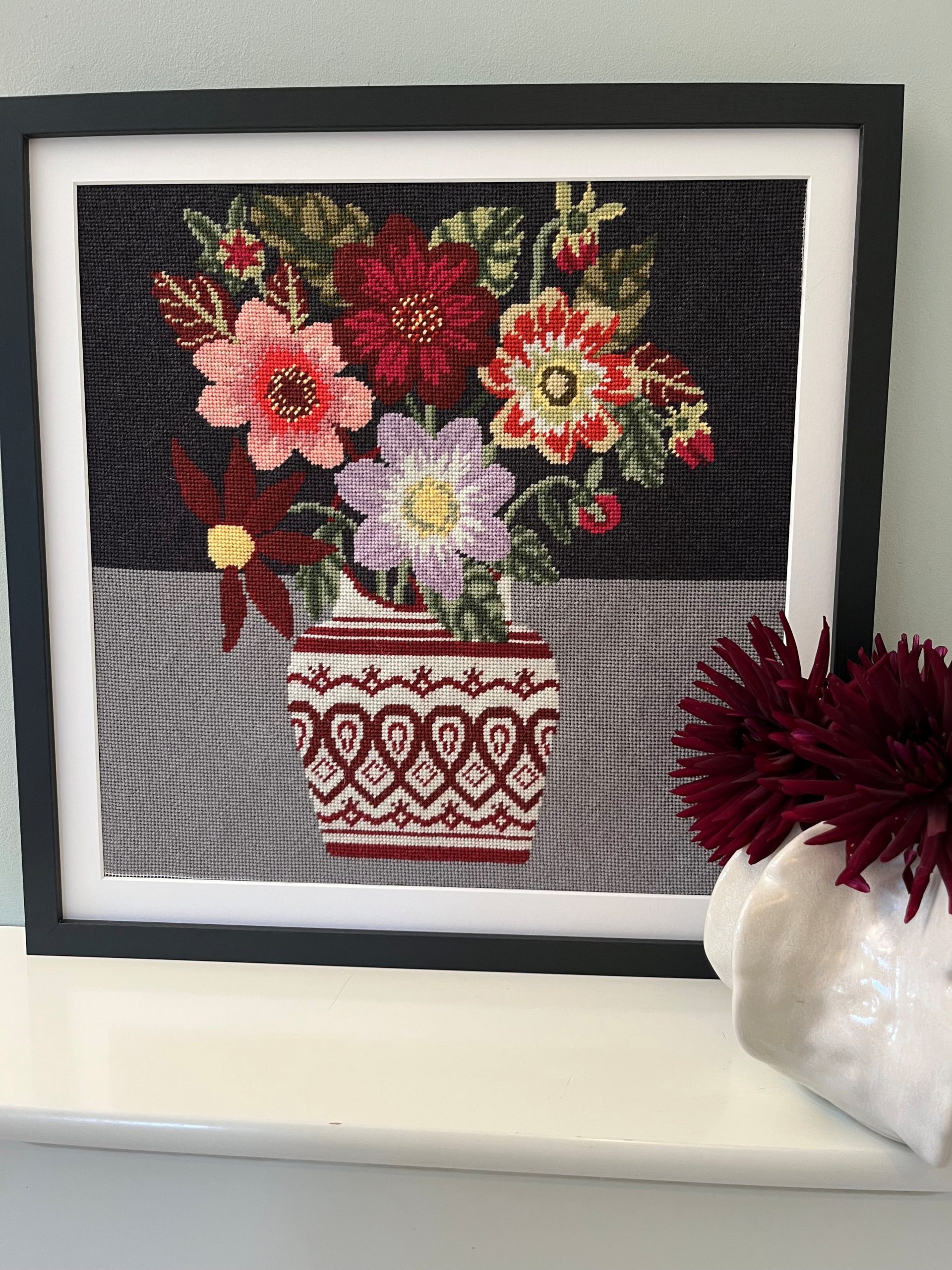 Appleton Burgundy Dahlia kit arazzo in lana