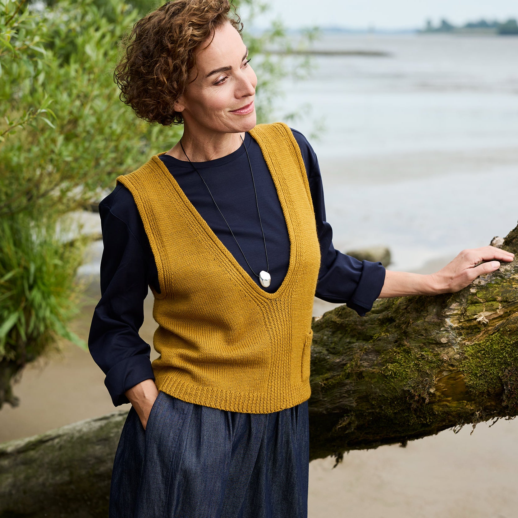 Rosy Green Wool Golden Way schema top scollo a V top-down