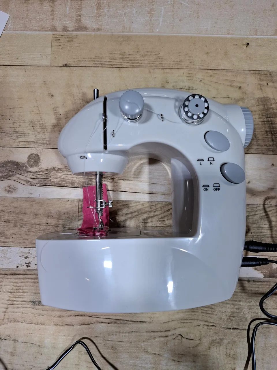 Il Filo di Arianna Cucciola mini macchina da cucire portatile