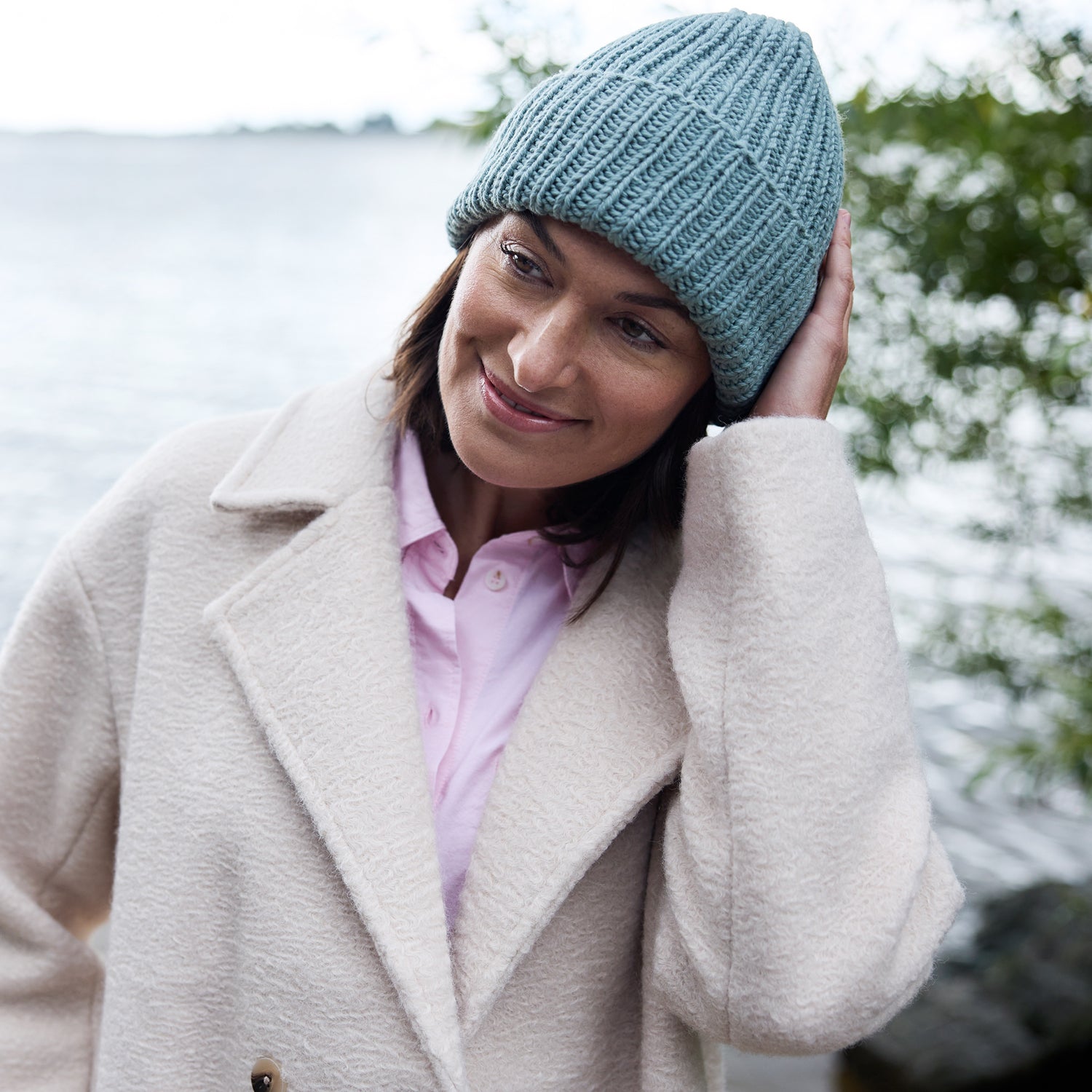 Rosy Green Wool Child's Question pattern cappello