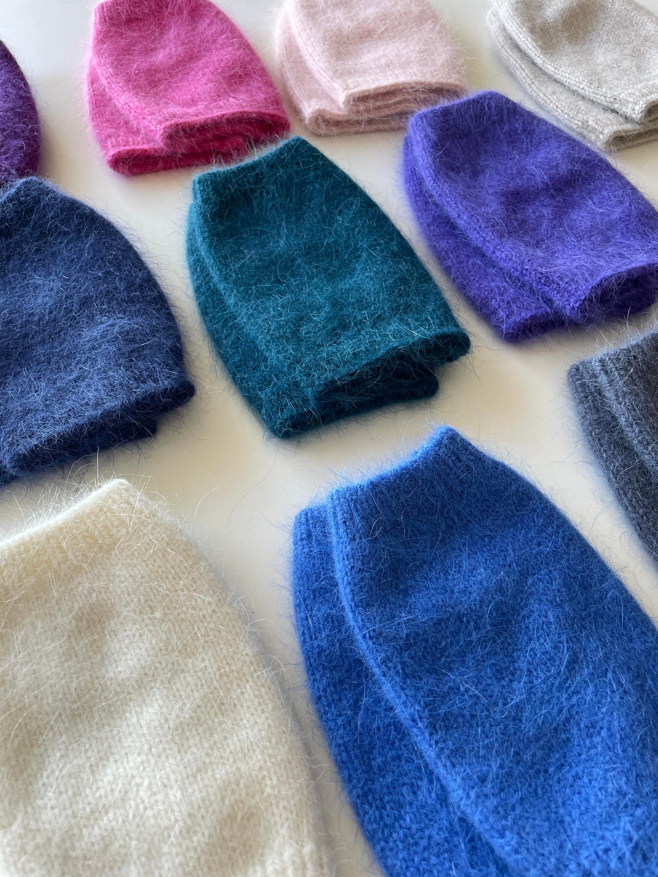 Anny Blatt Helsinki kit maglia muffole in angora