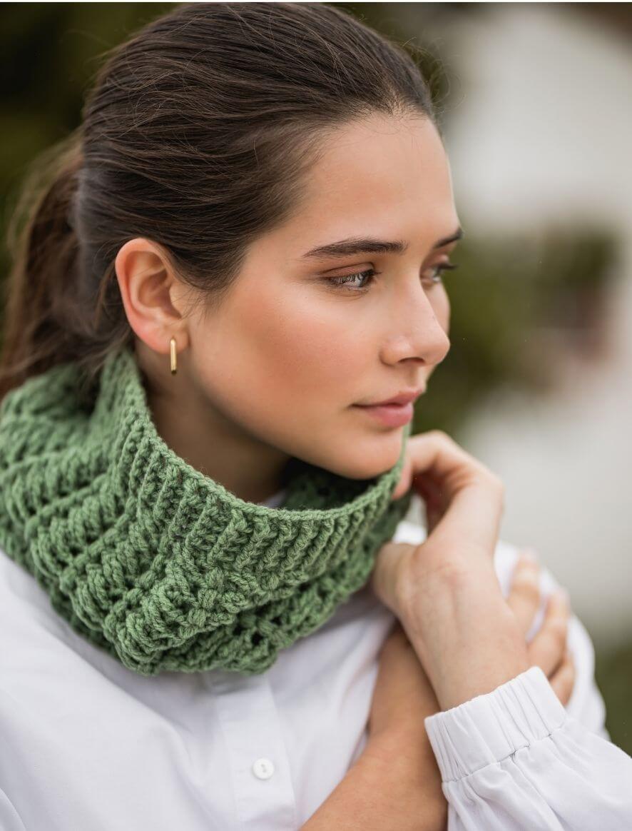 Rosarios4 467 Gola Fronda schema collo donna