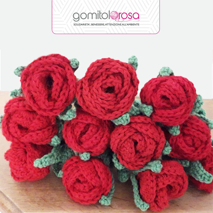 Gomitolorosa Cinque rose all'uncinetto fiori colore a scelta