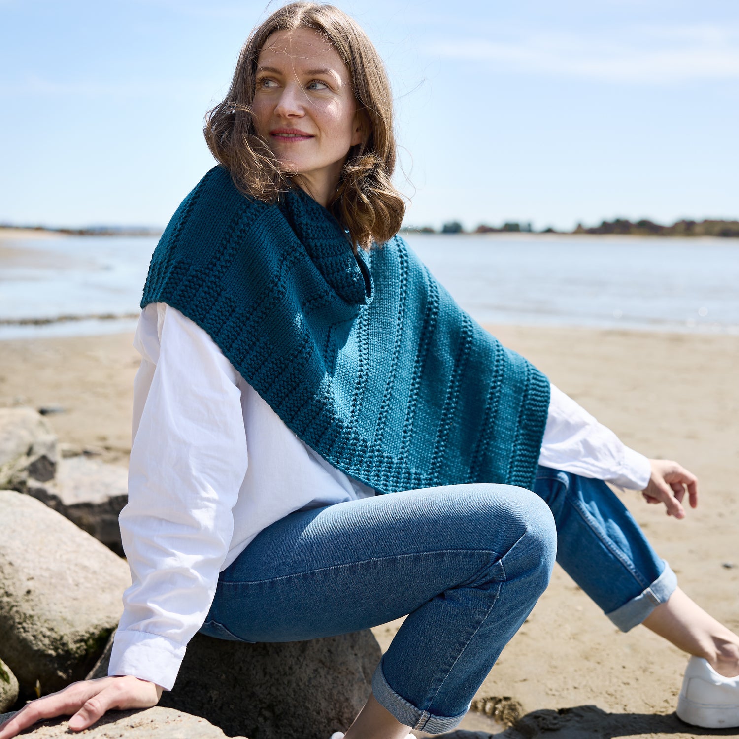 Rosy Green Wool Tenang schema poncho asimmetrico
