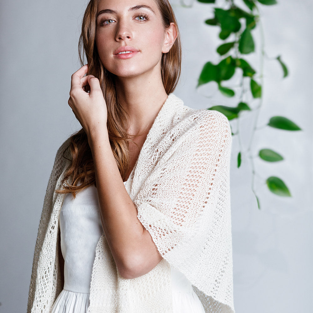 Pascuali Melina Shawl modello scialle triangolare in alpaca