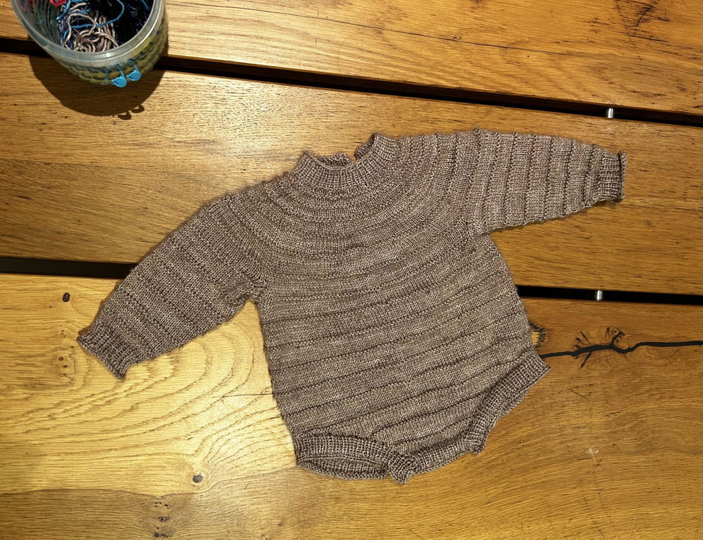 Pascuali Elano schema maglia body neonato maniche lunghe