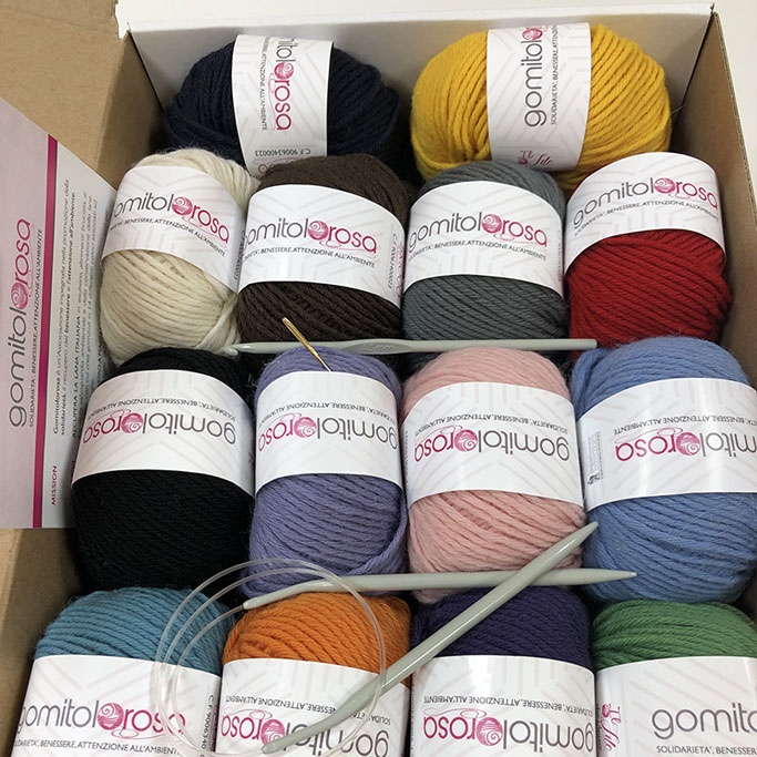 Gomitolorosa Love Box kit gomitoli 15 colori con ferri