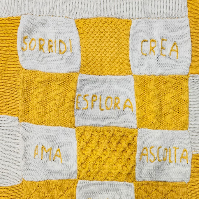 Gomitolorosa Copertine Design coperta bimbo maglia gialla