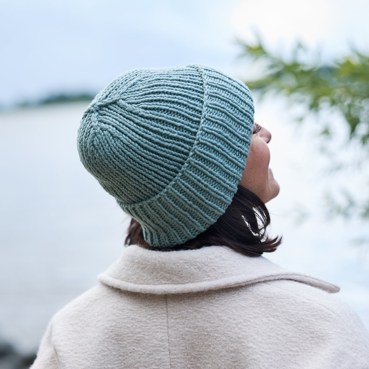 Rosy Green Wool Child's Question pattern cappello