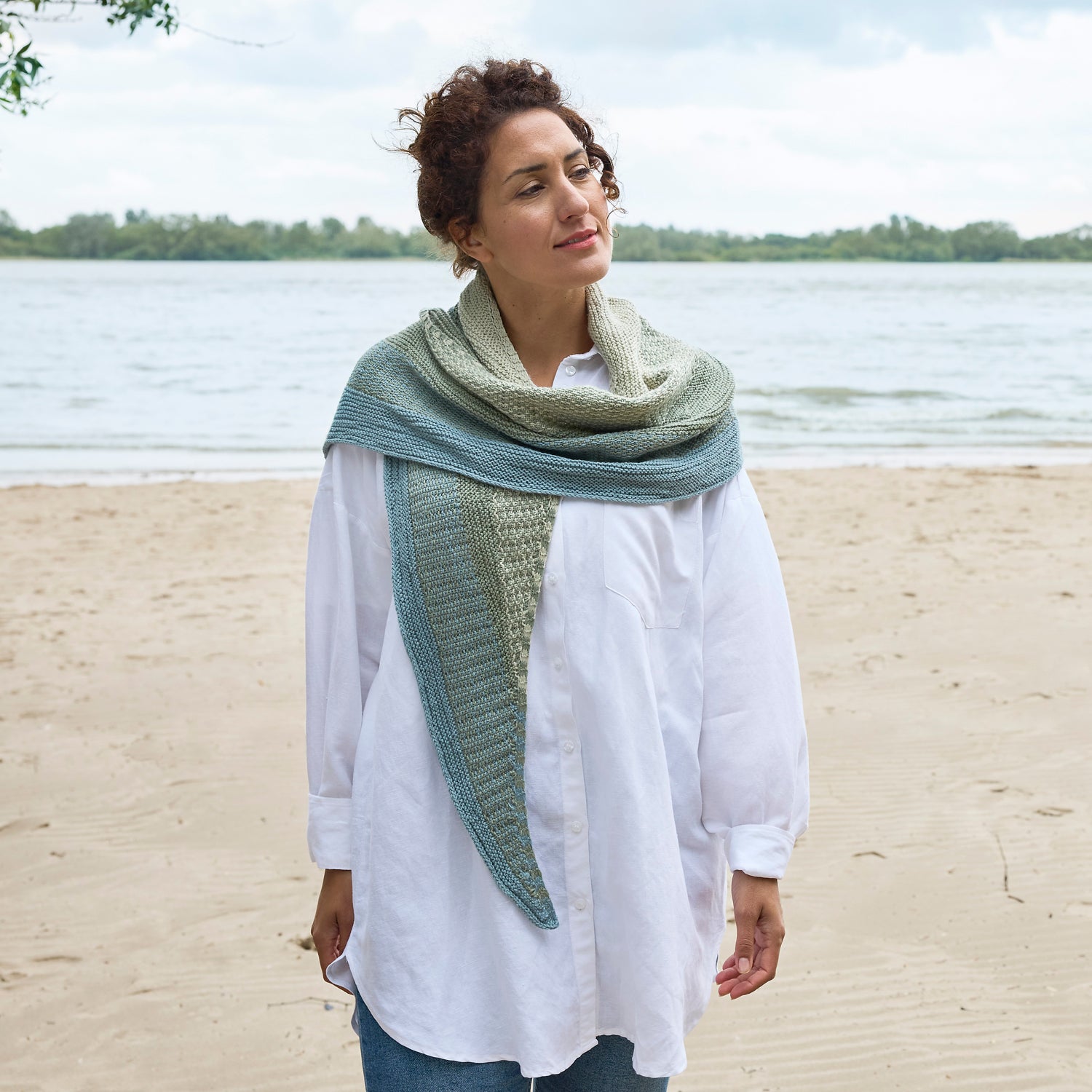 Rosy Green Wool Tahniah schema scialle mezzaluna PDF