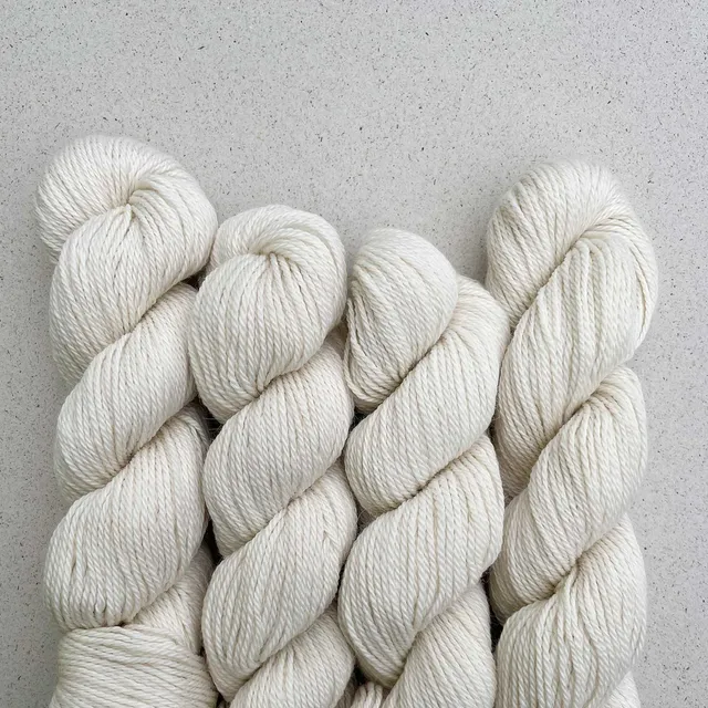 Pascuali Calafate gomitolo merino ecru 01 yak