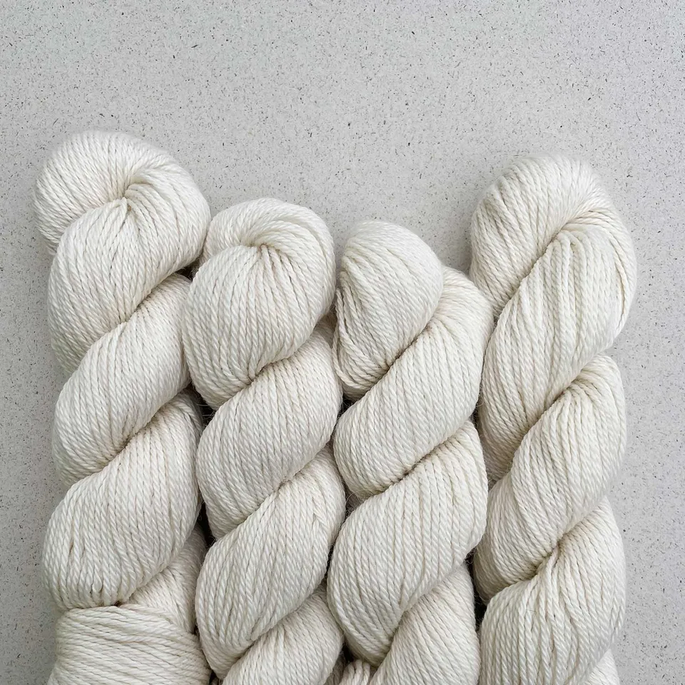 Pascuali Calafate gomitolo merino ecru 01 yak