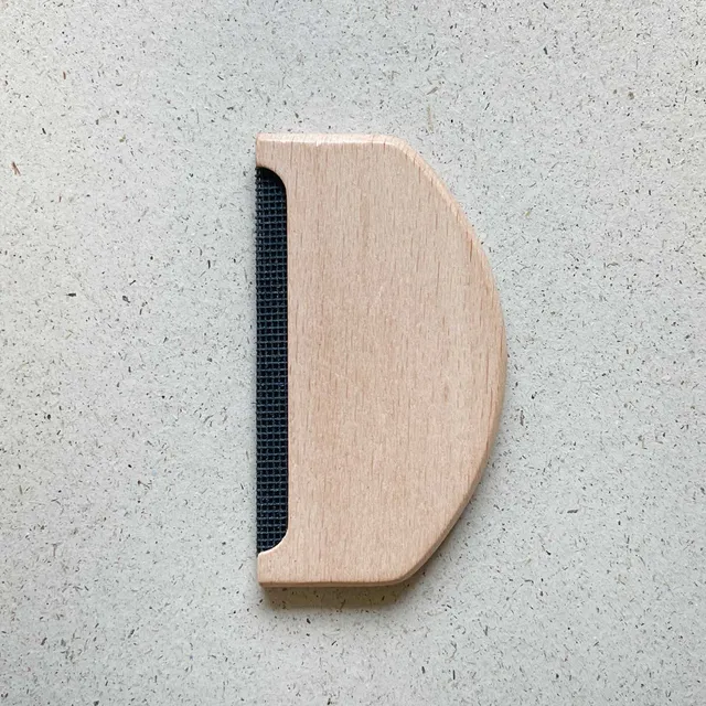 Rosy Green Wool pettine levapelucchi legno