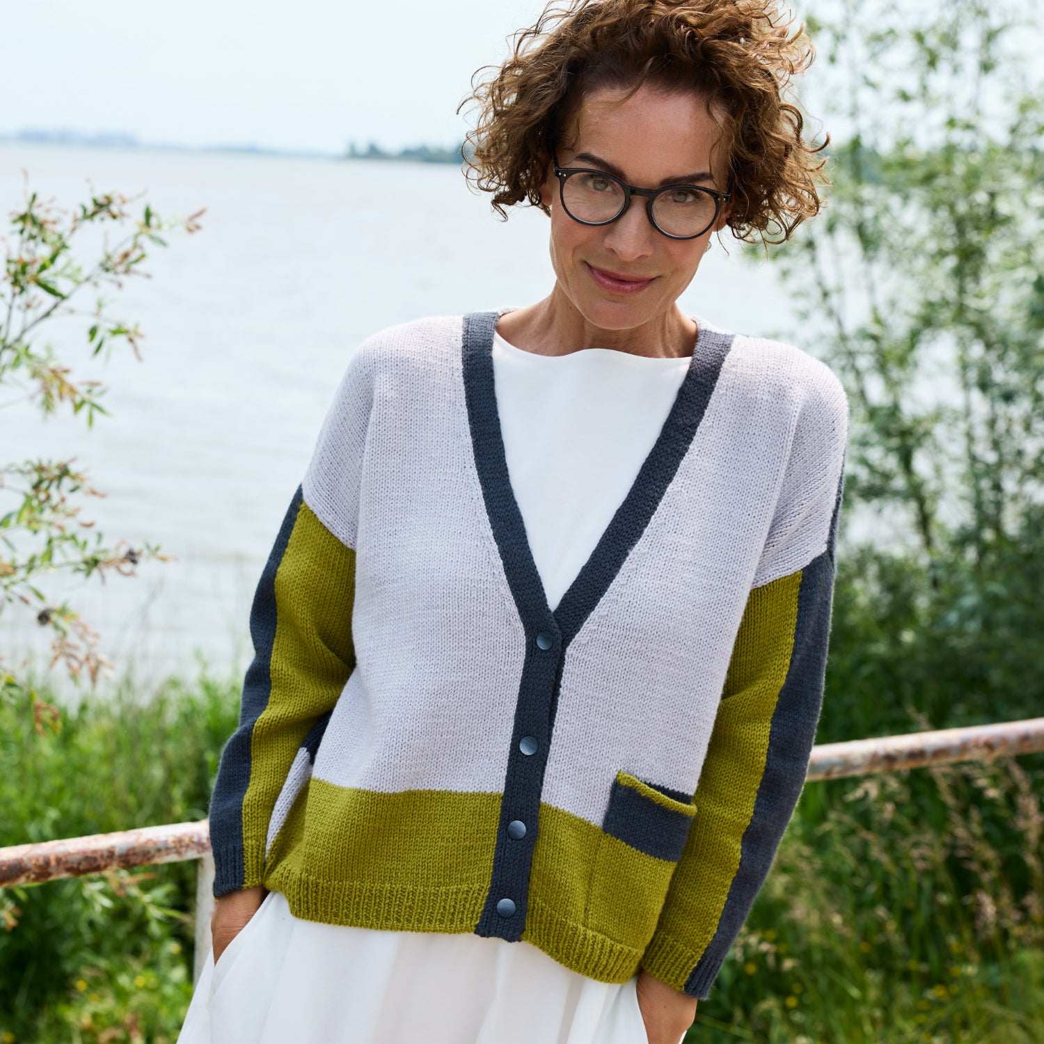 Rosy Green Wool Forest Crossing schema cardigan intarsio