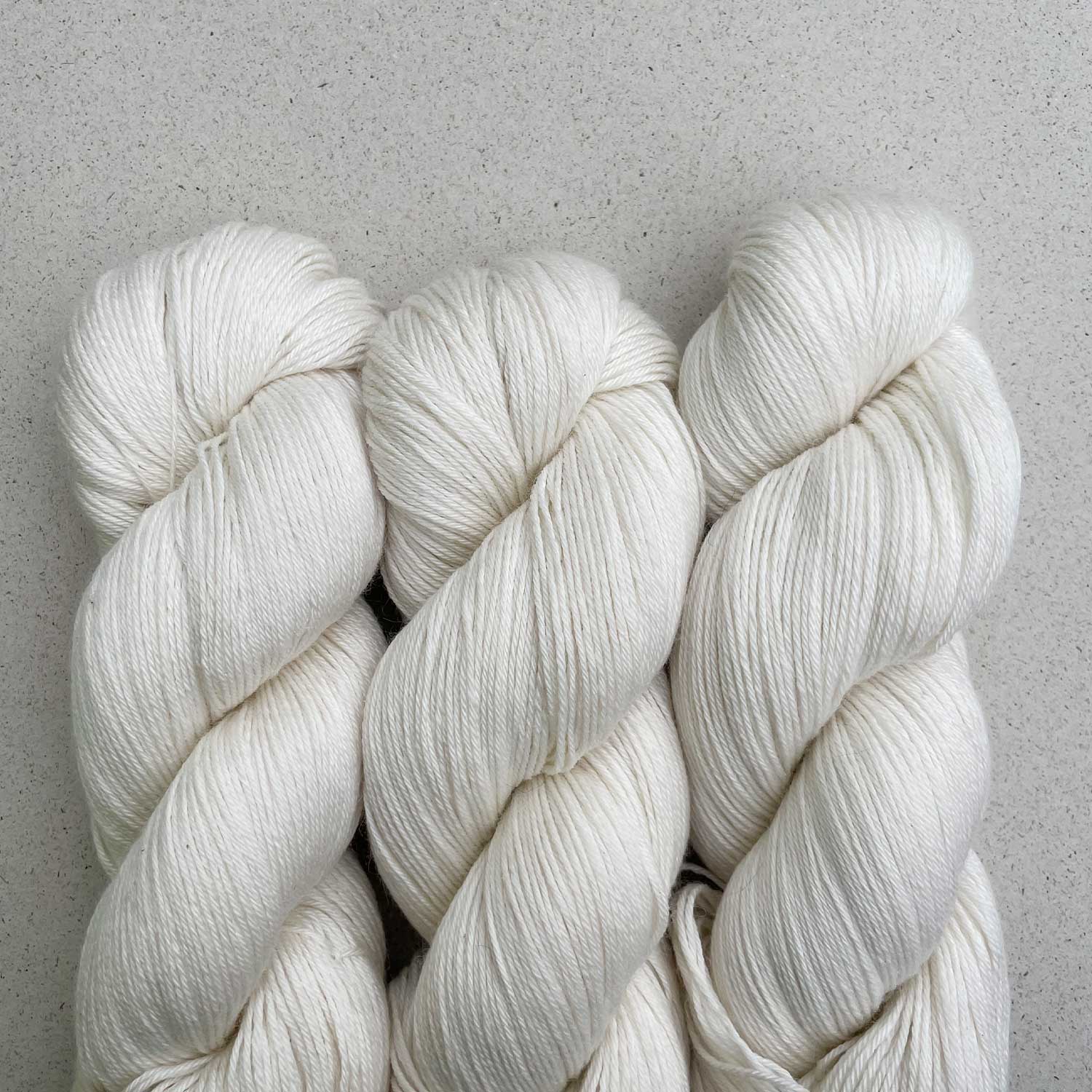 Pascuali Pinta filato da tingere 50 g merino seta