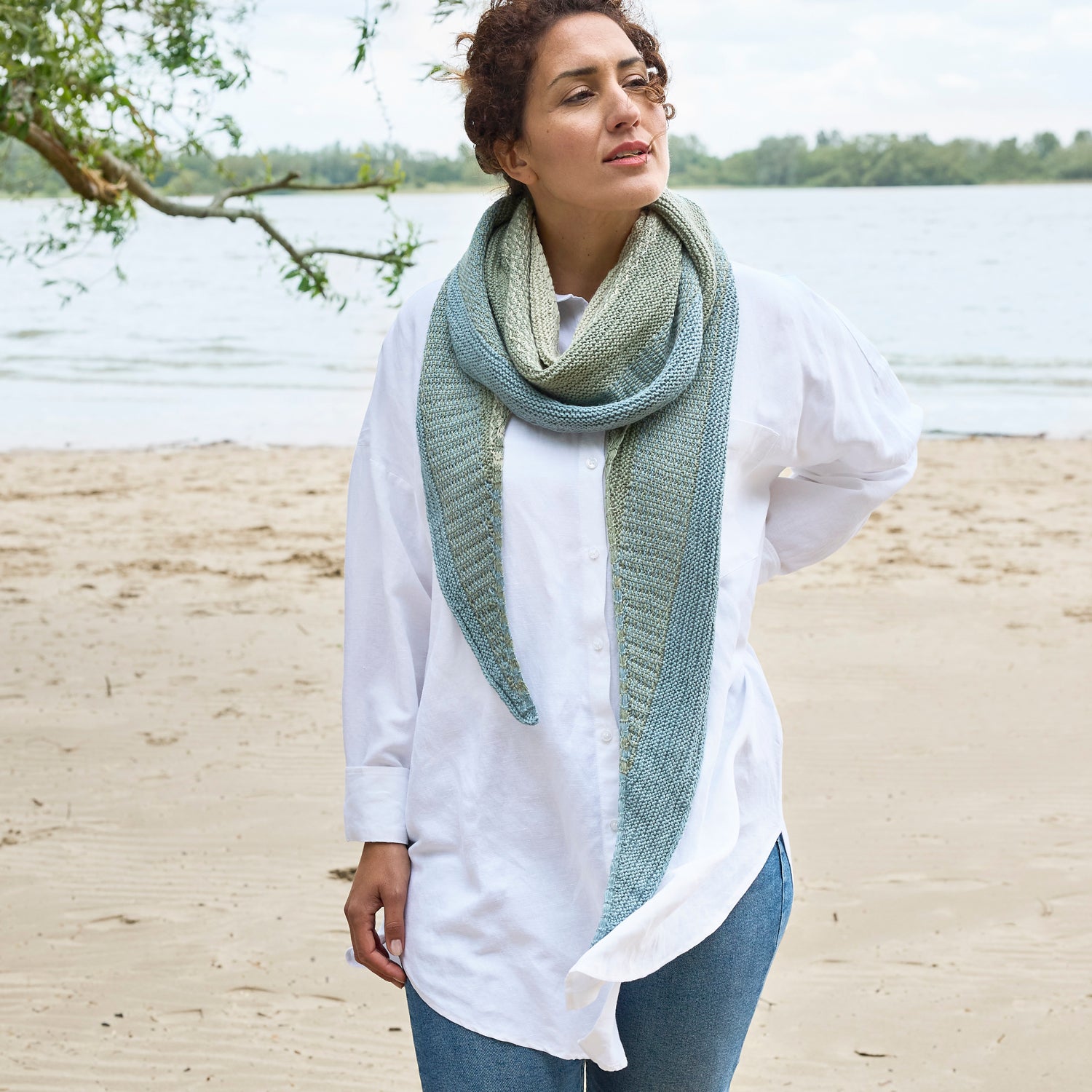 Rosy Green Wool Tahniah schema scialle mezzaluna PDF