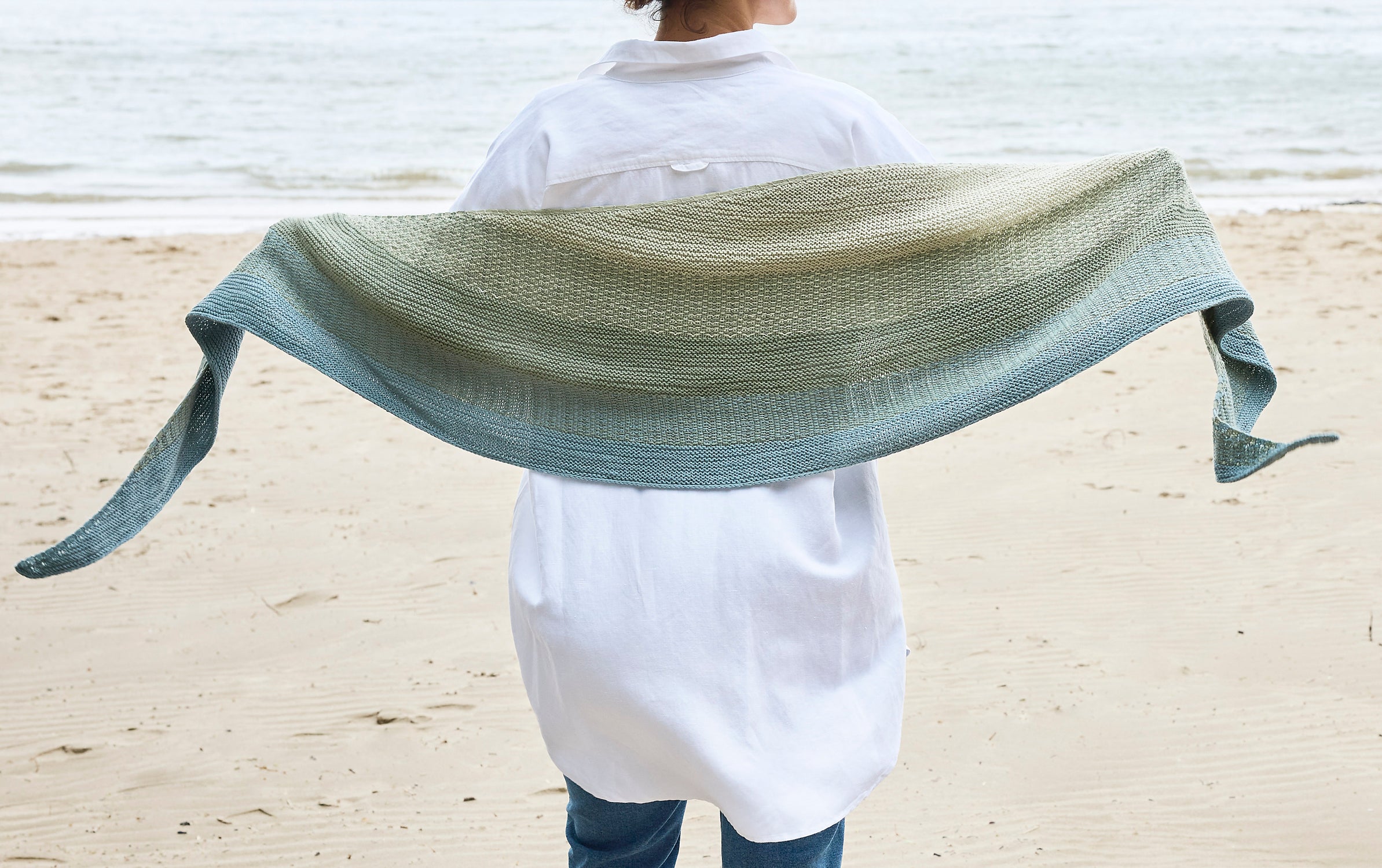 Rosy Green Wool Tahniah schema scialle mezzaluna PDF