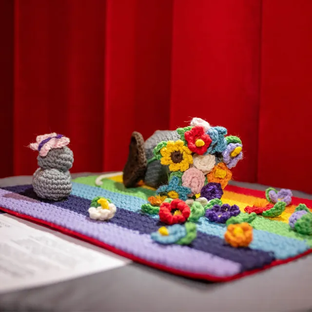 Gomitolorosa 4ARTS Mettete dei fiori nei vostri cannoni opera 2022