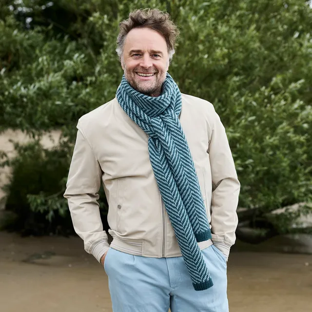Rosy Green Wool Linewalk Scarf schema maglia sciarpa chevron