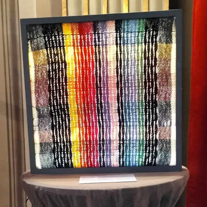 Gomitolorosa Una Finestra di Luce lampada design lana