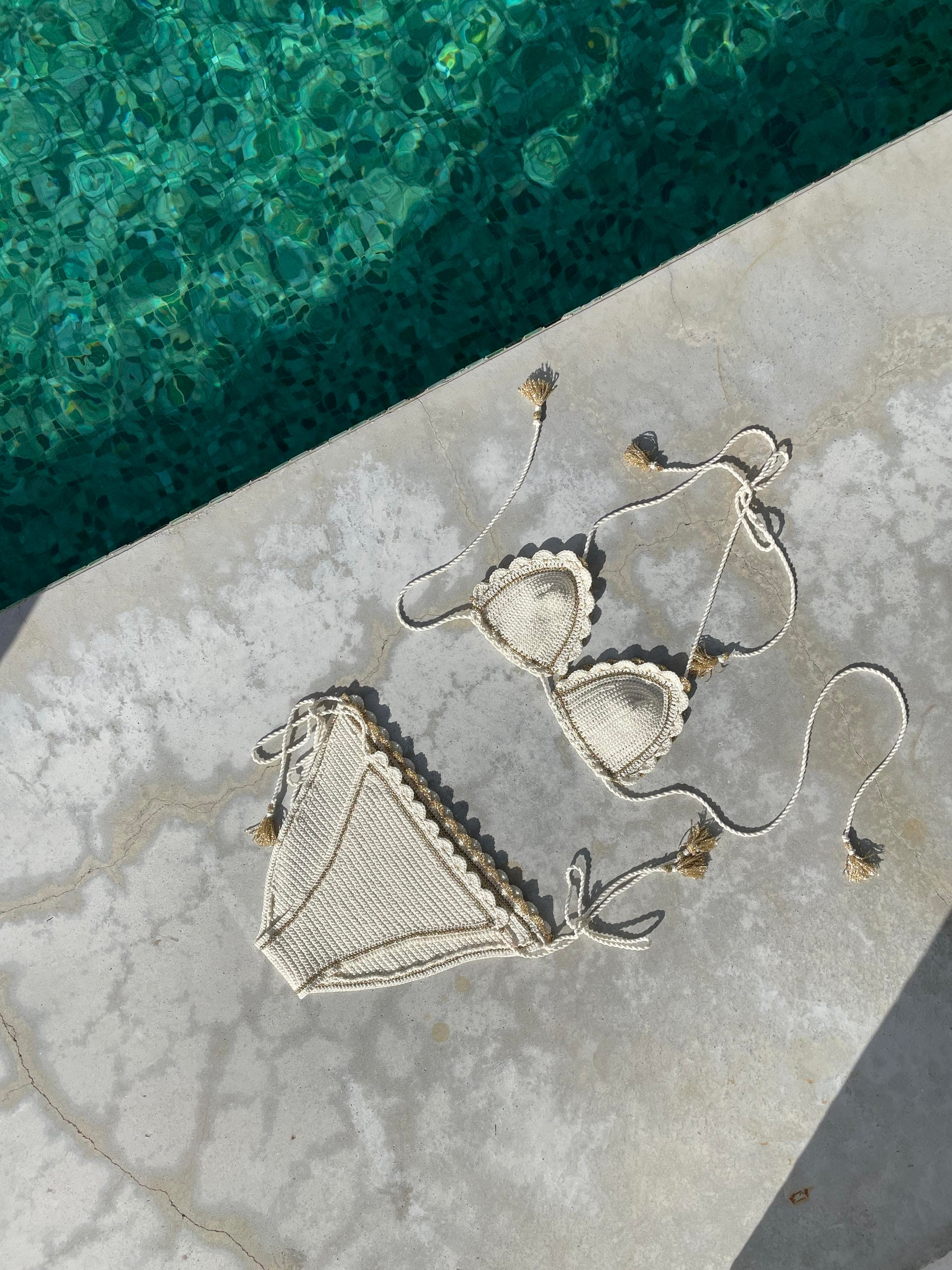 Anny Blatt Tahiti Kit Bikini Uncinetto Naturale Oro