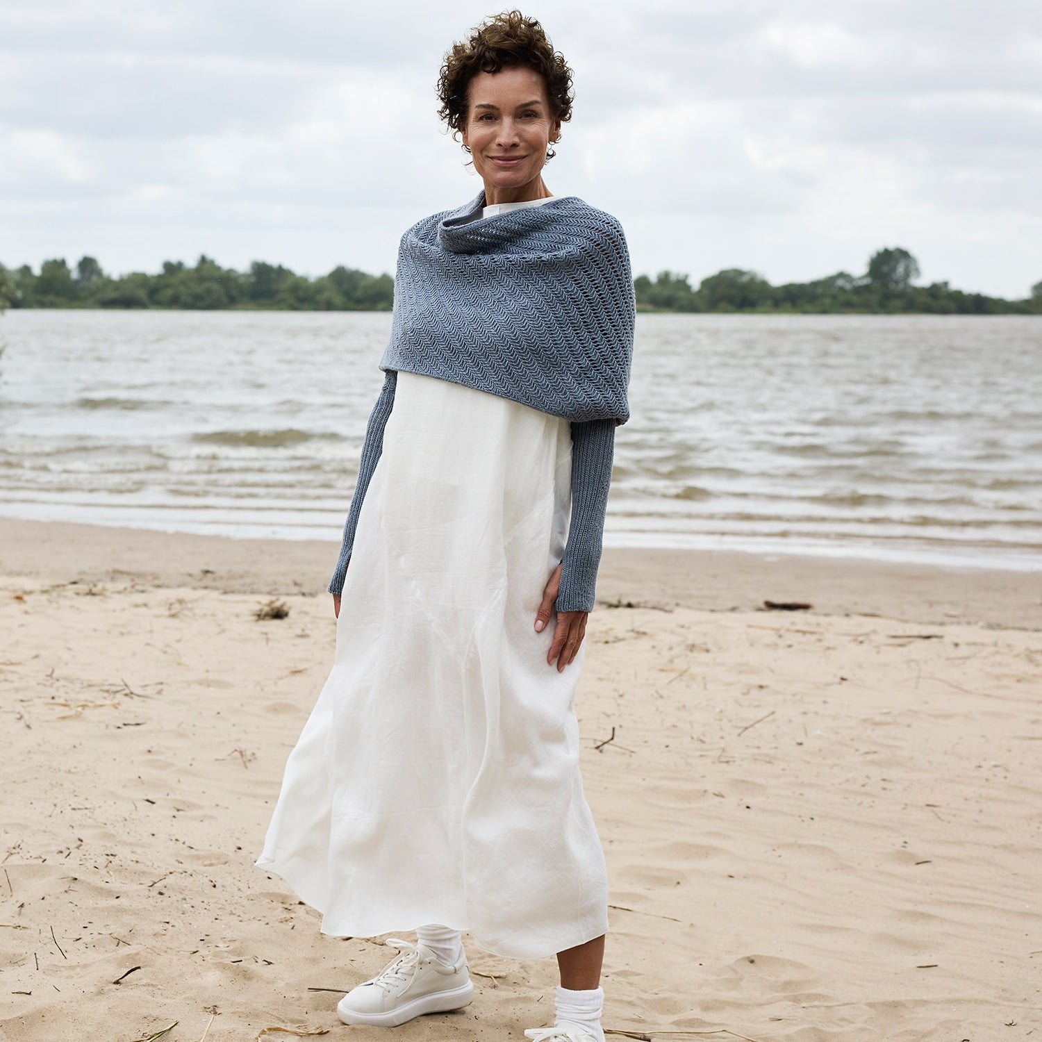 Rosy Green Wool Crossway Wrap schema scialle maniche
