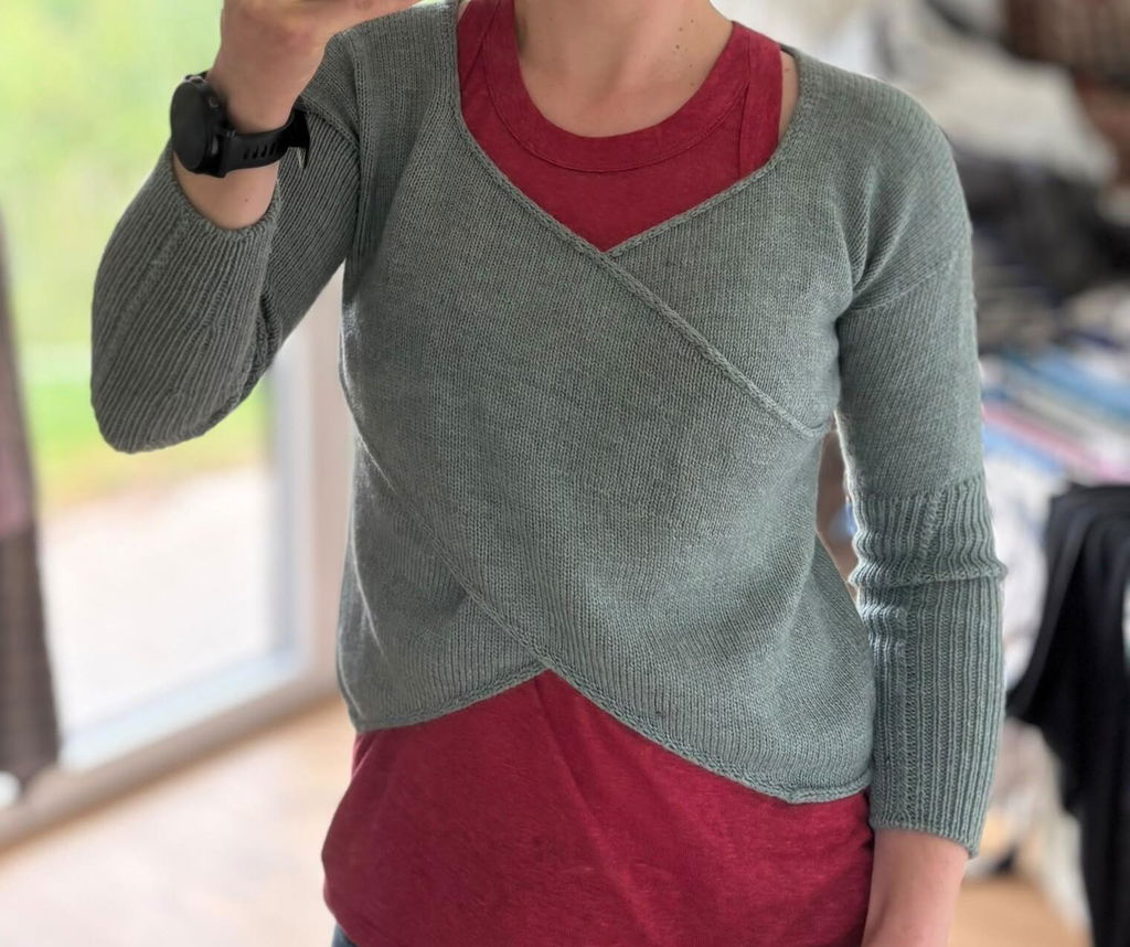 Rosy Green Wool Twilight Trail schema maglione