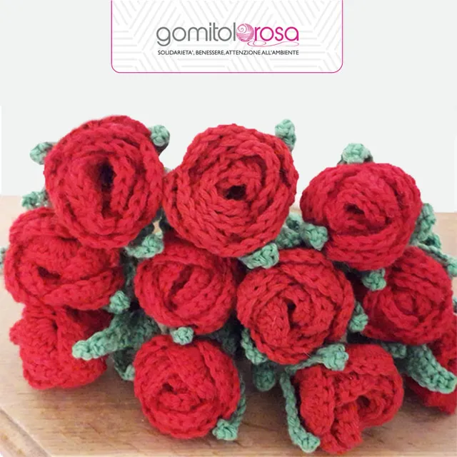 Gomitolorosa Cinque rose all'uncinetto fiori colore a scelta