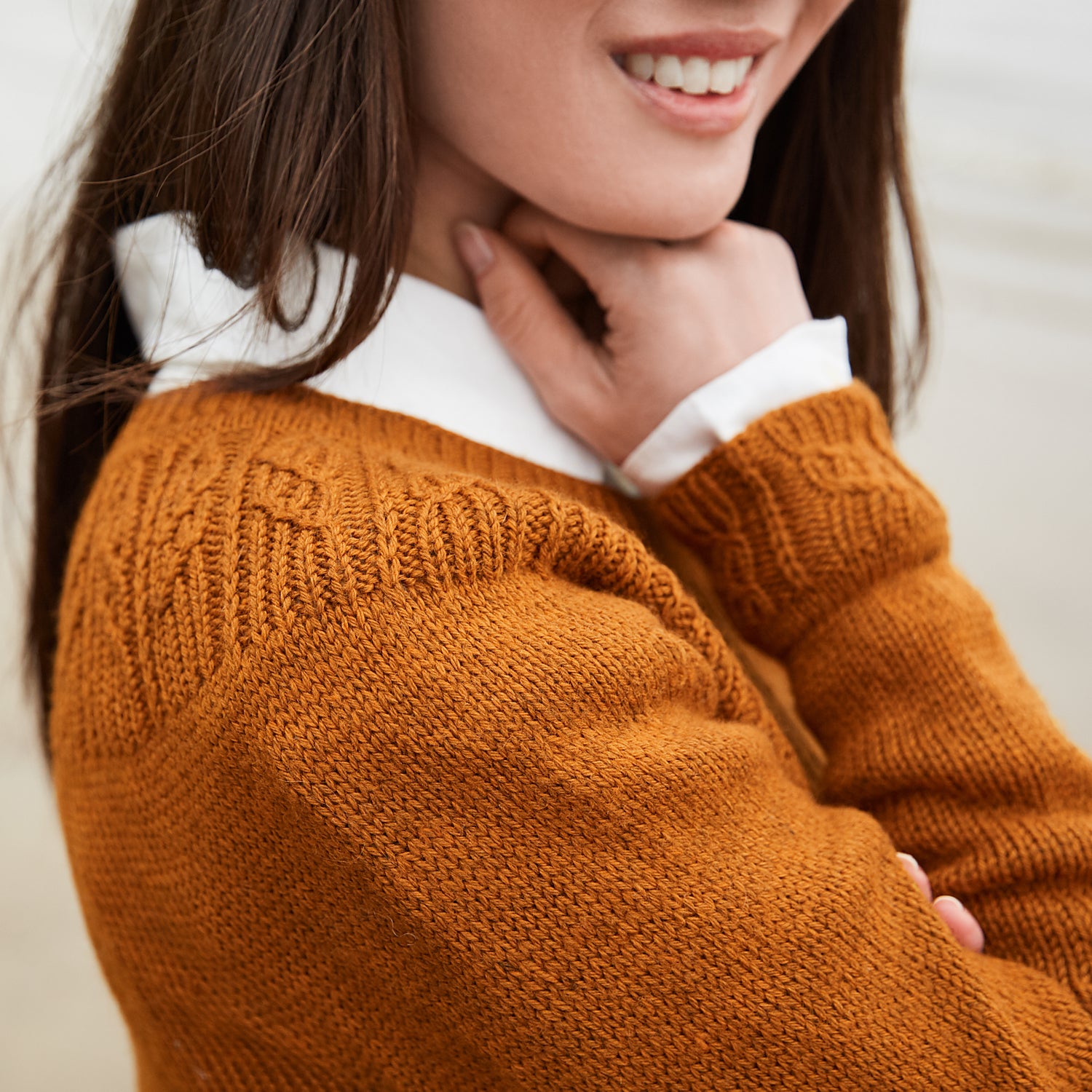 Rosy Green Wool Tuntu schema maglione download trecce