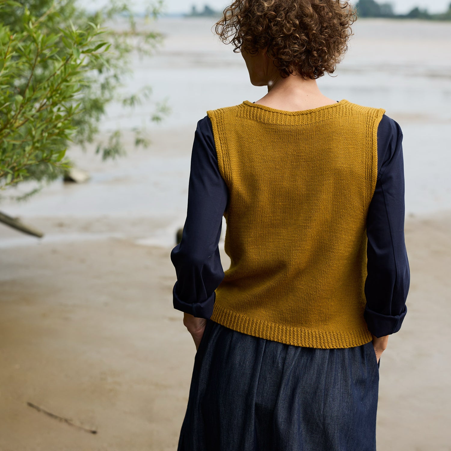 Rosy Green Wool Golden Way schema top scollo a V top-down