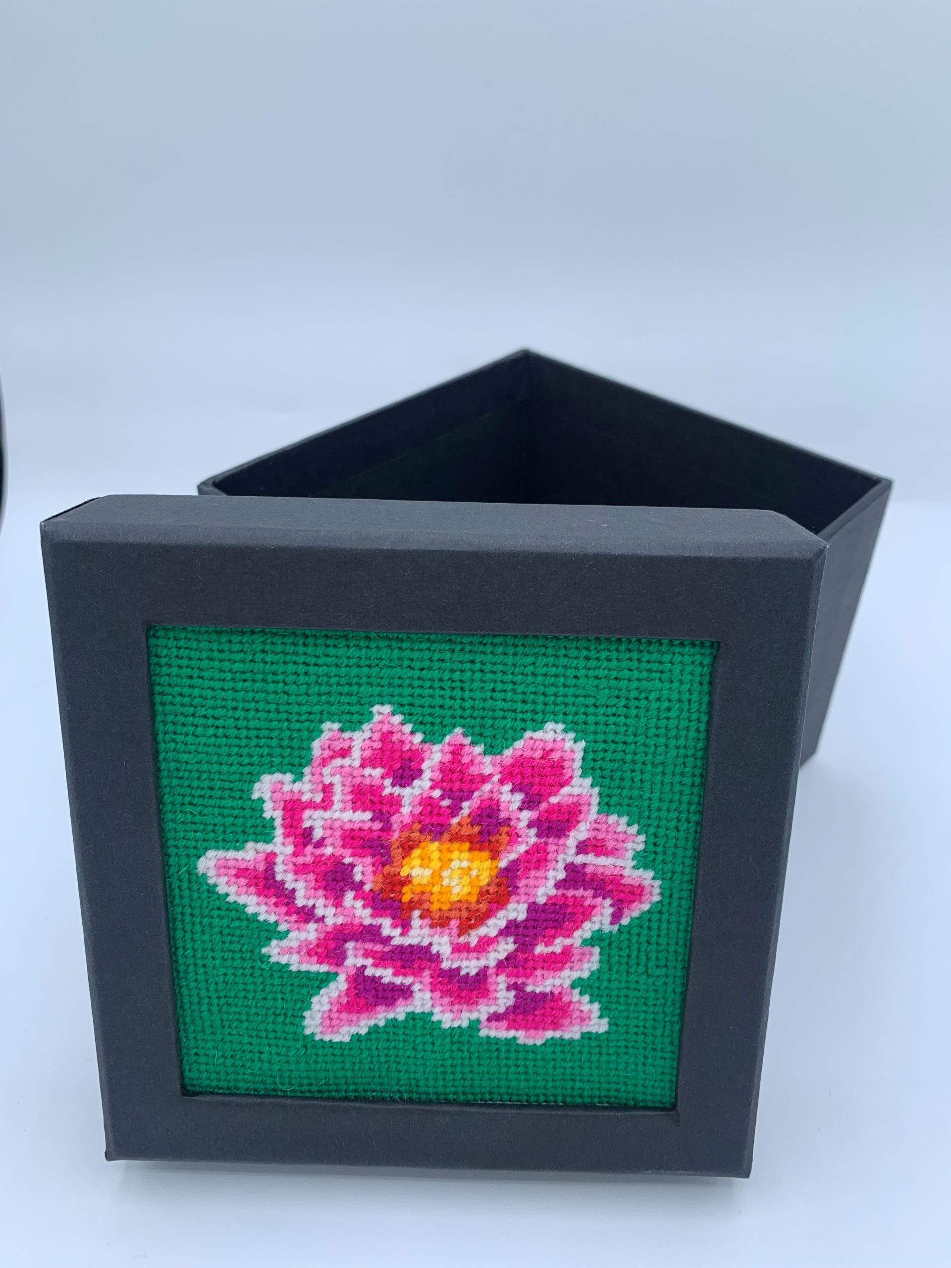 Appleton Stitch Your Own Boxes Small kit ricamo