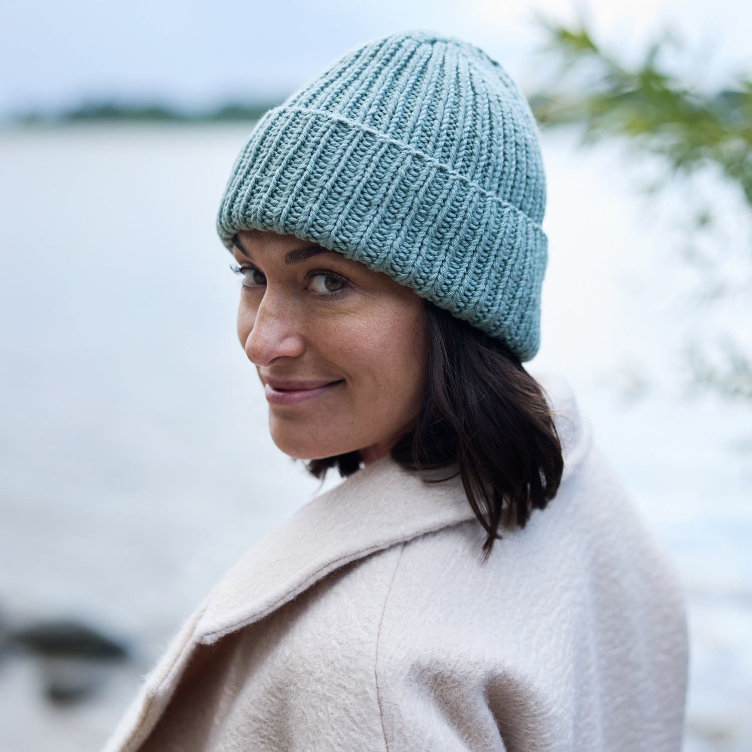 Rosy Green Wool Child's Question pattern cappello