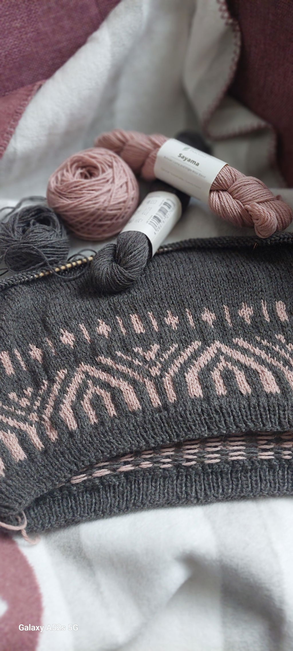 Pascuali Sayama filato lana lama e highland jacquard