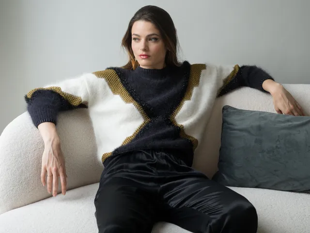 Annyblatt Stella modello maglia ai ferri angora dorato
