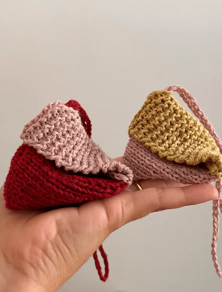 Rosarios4 Piramide modello borsa decorazione