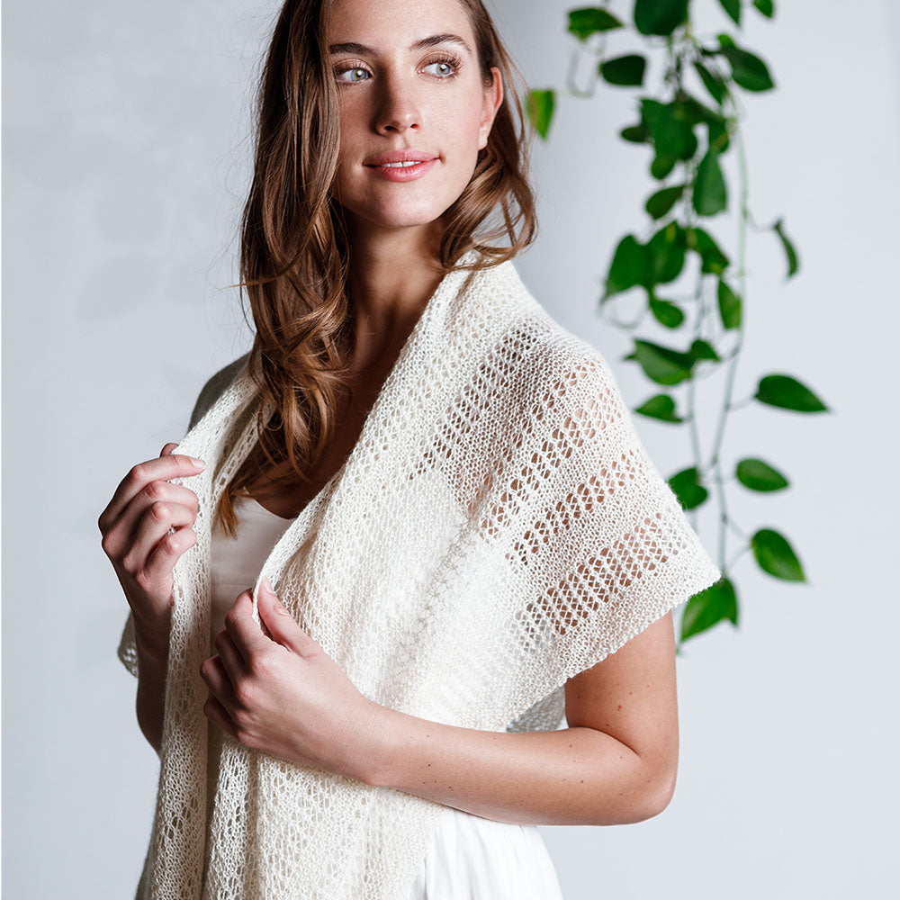 Pascuali Melina Shawl modello scialle triangolare in alpaca