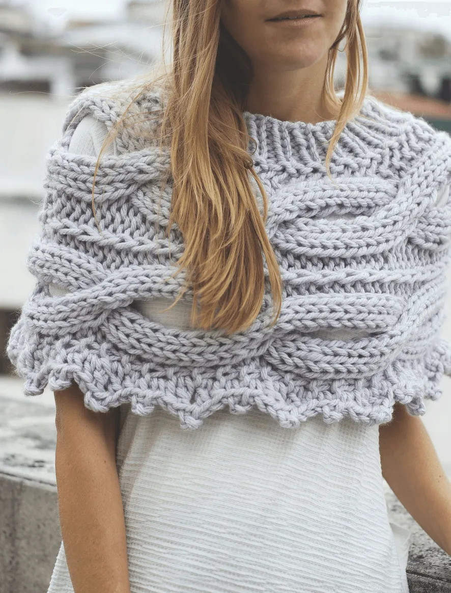 Rosarios4 122 Poncho Number One modello poncho donna