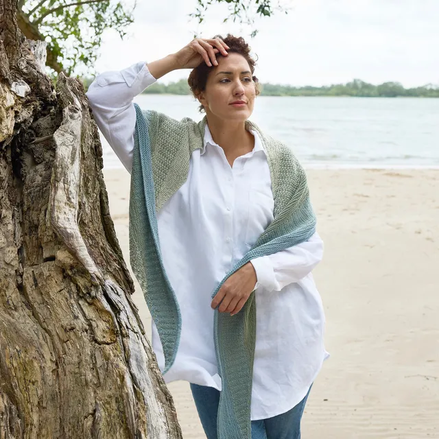 Rosy Green Wool Tahniah schema scialle mezzaluna PDF