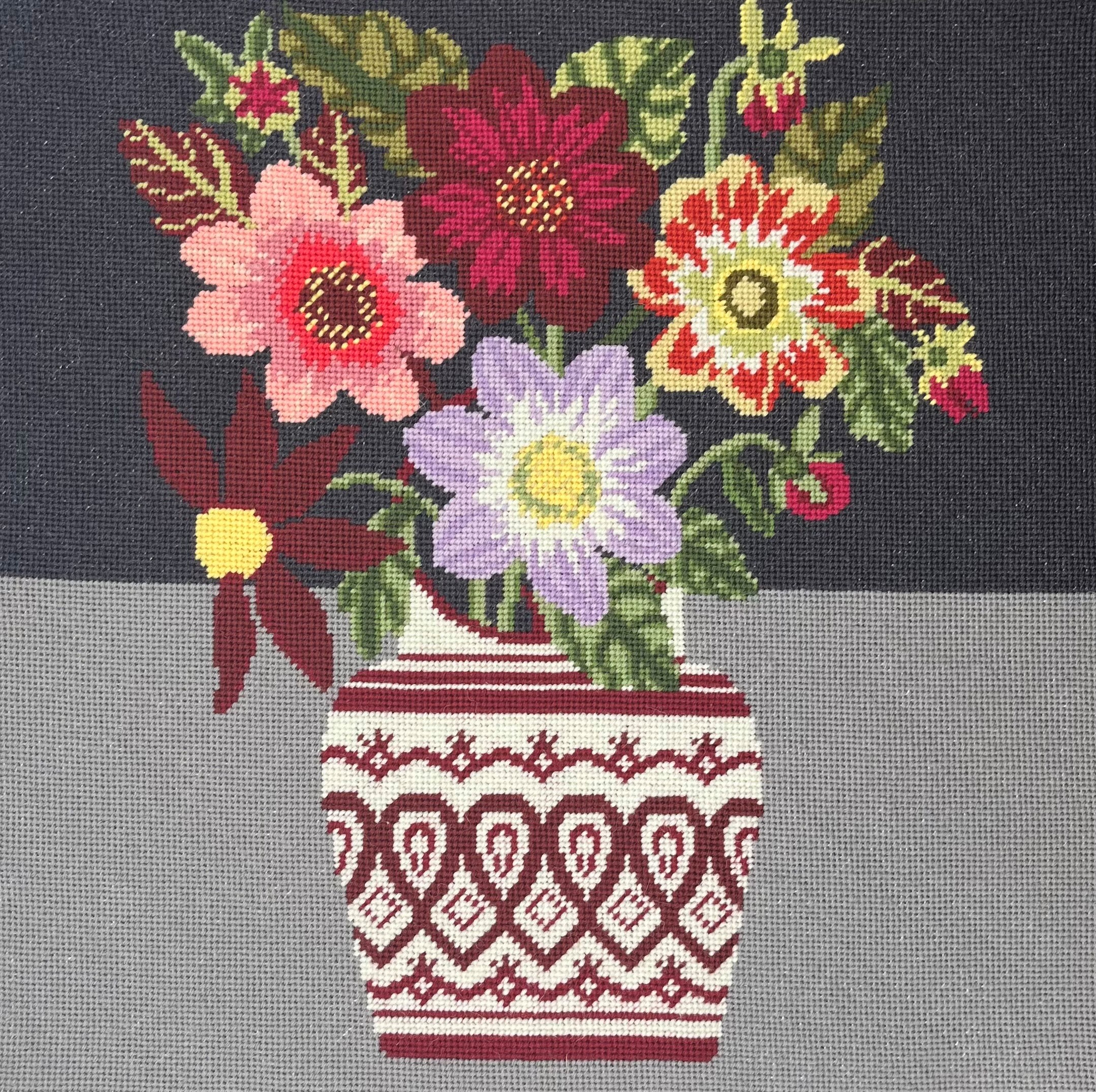 Appleton Burgundy Dahlia kit arazzo in lana