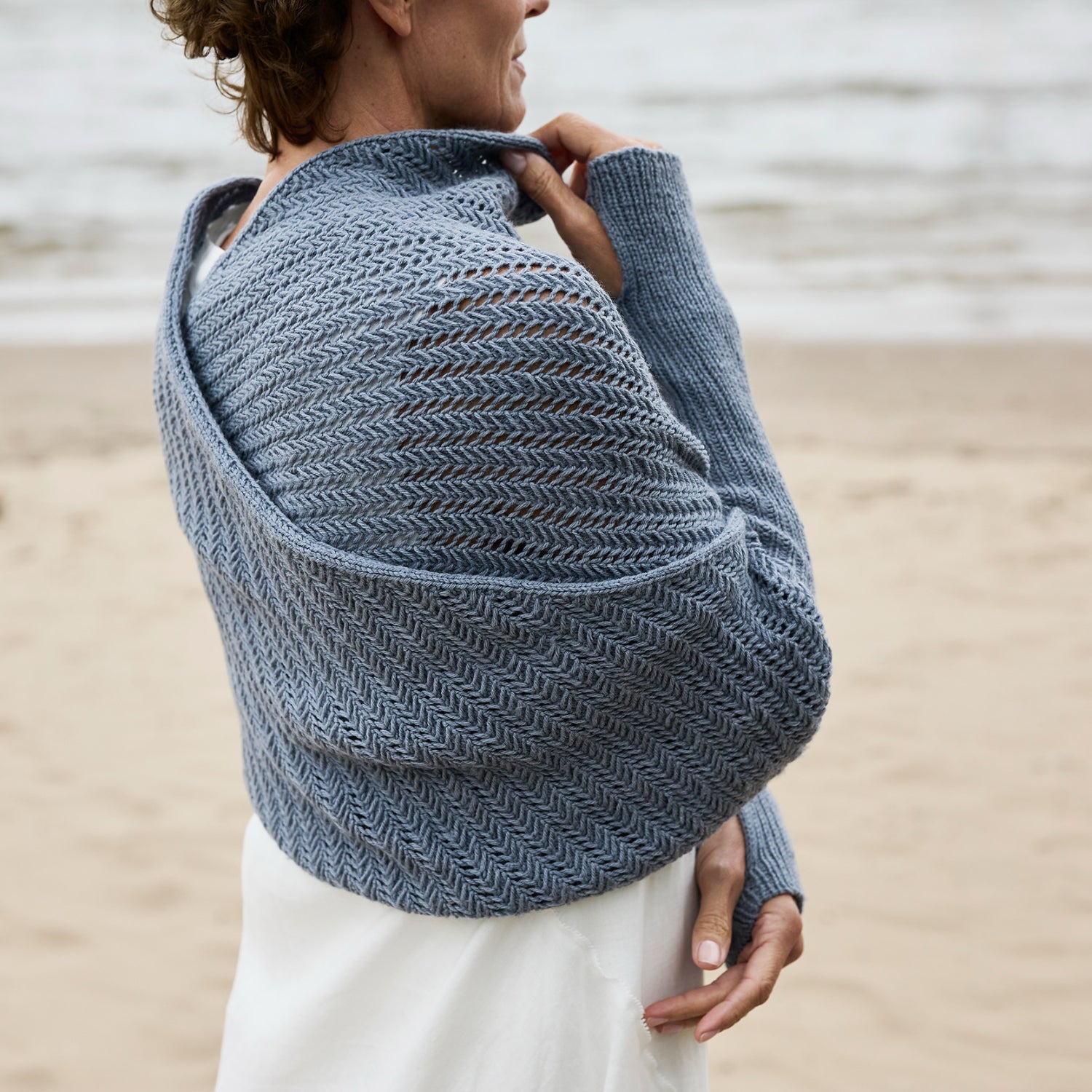 Rosy Green Wool Crossway Wrap schema scialle maniche