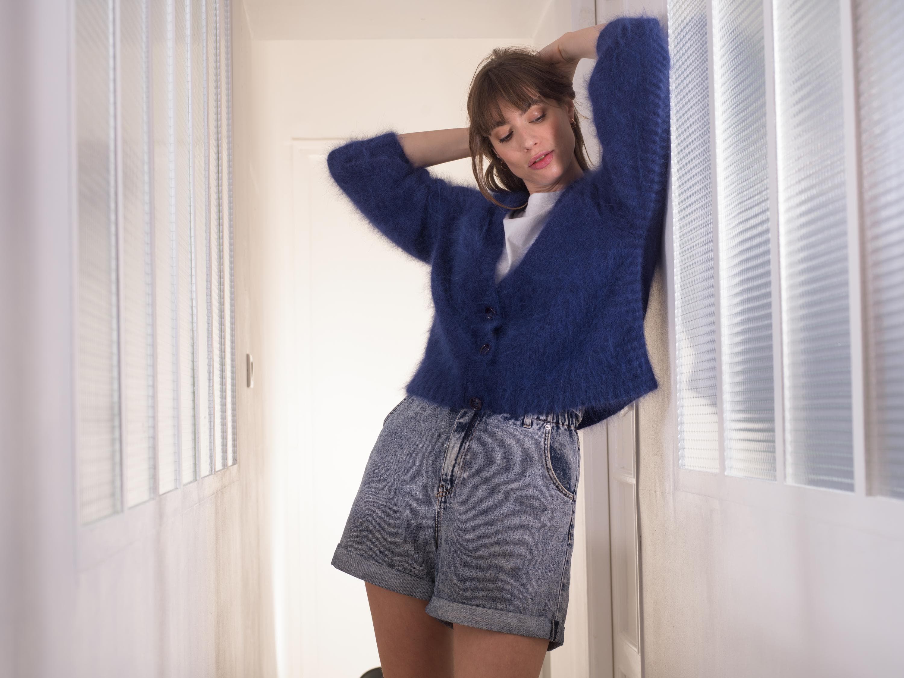 Annyblatt April modello gilet angora blu marine