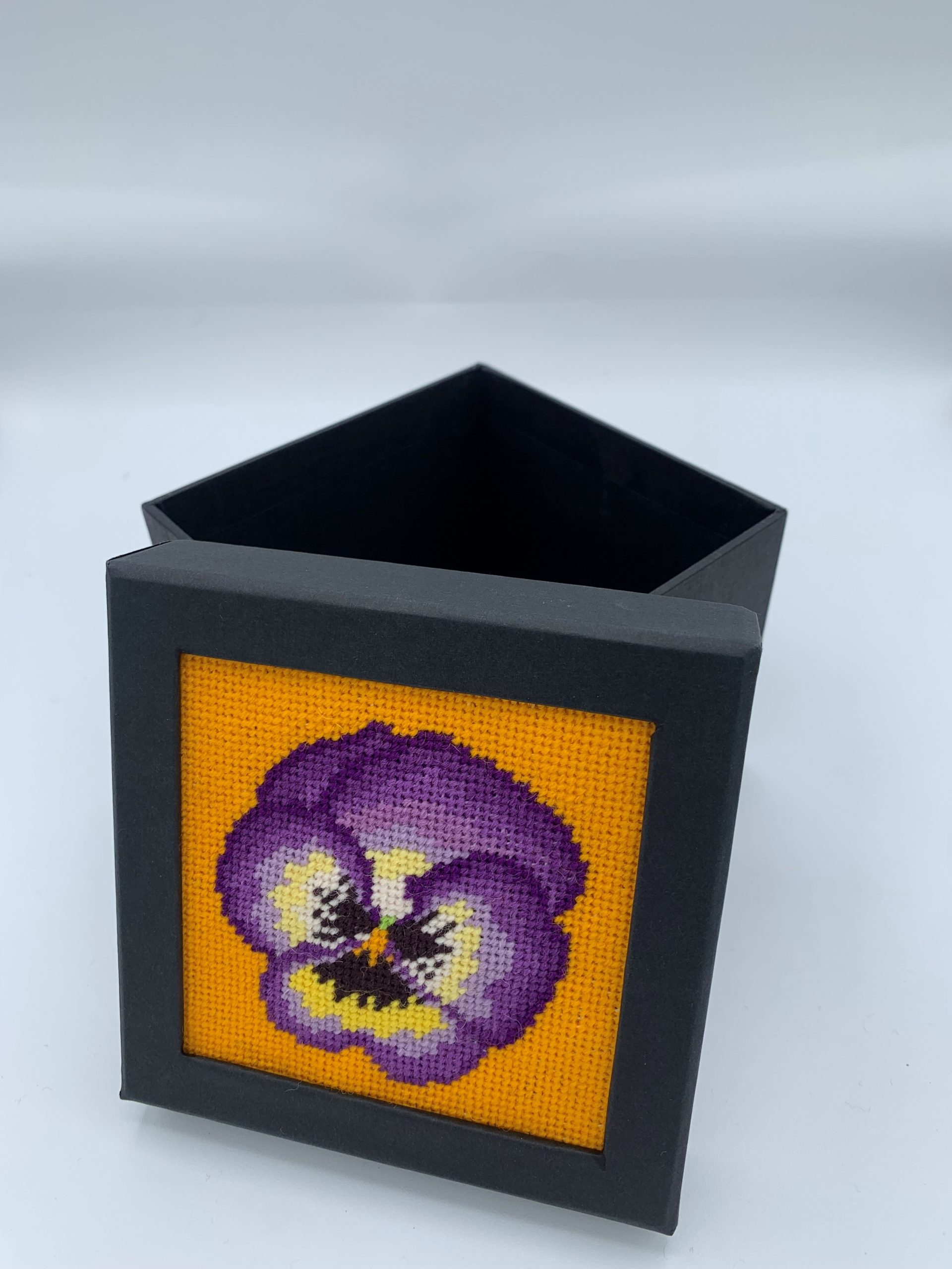 Appleton Stitch Your Own Boxes Small kit ricamo