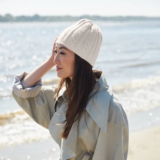 Rosy Green Wool Dotyk schema cappello trecce
