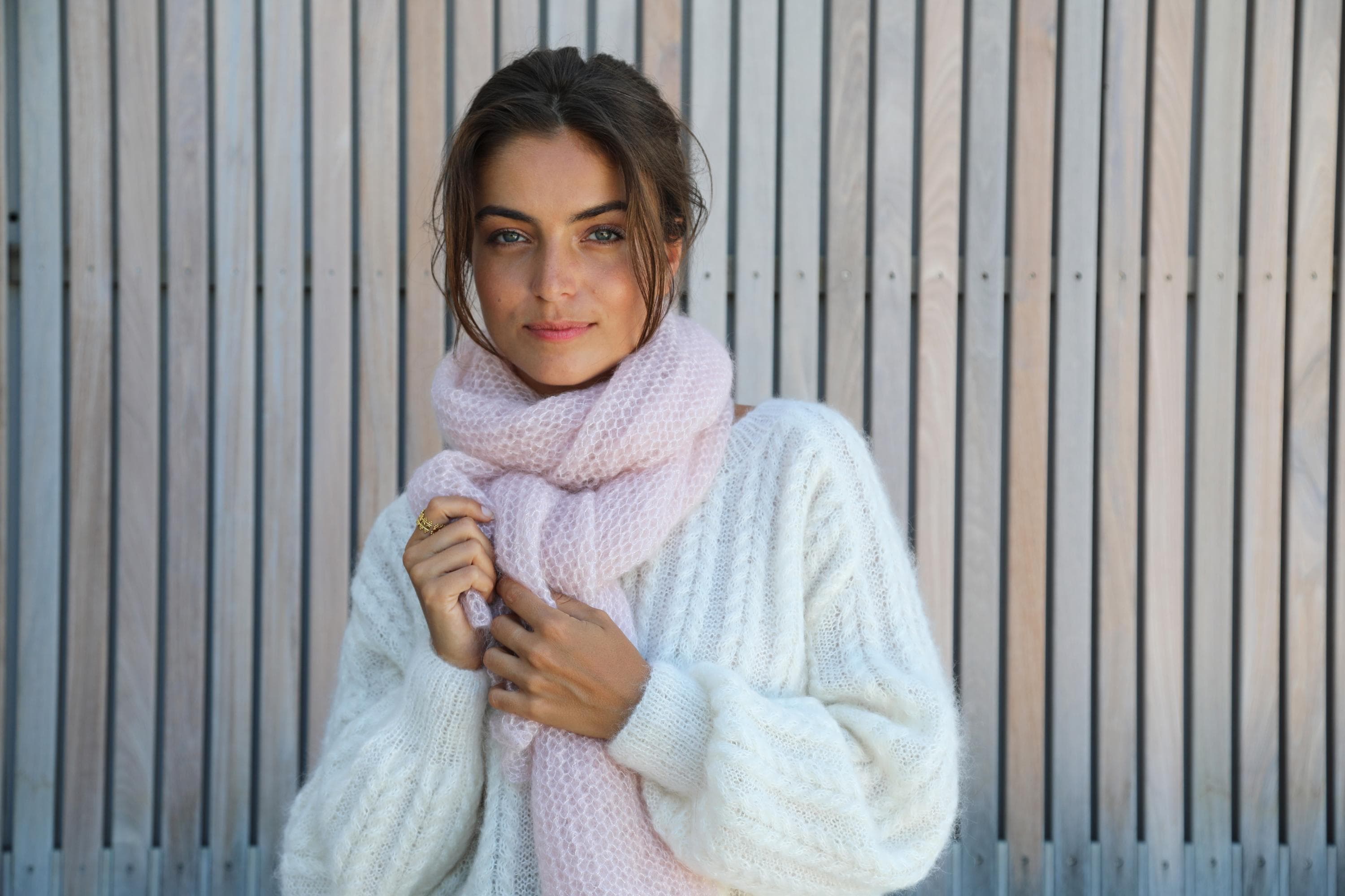 Anny Blatt Pivoine stola da lavorare mohair cipria