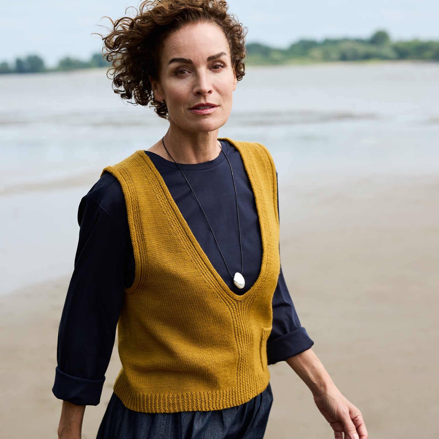 Rosy Green Wool Golden Way schema top scollo a V top-down